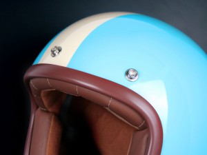 helmade-helmet-design-scooter-one-lightblue-vanilla-stripe-detail