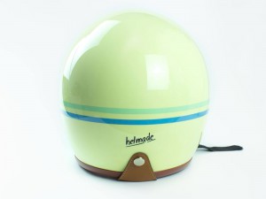helmade-helmet-design-scooter-one-lines-pastel-yellow-sunny-back