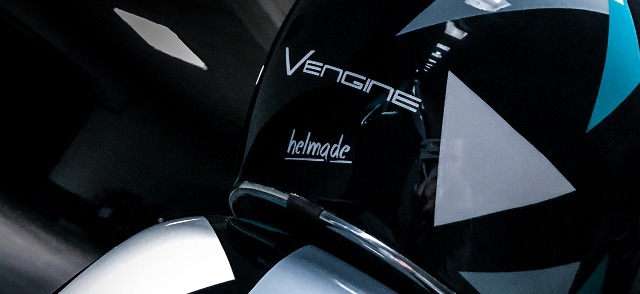 helmade-vengine-custom-bike-and-helmet-close-up